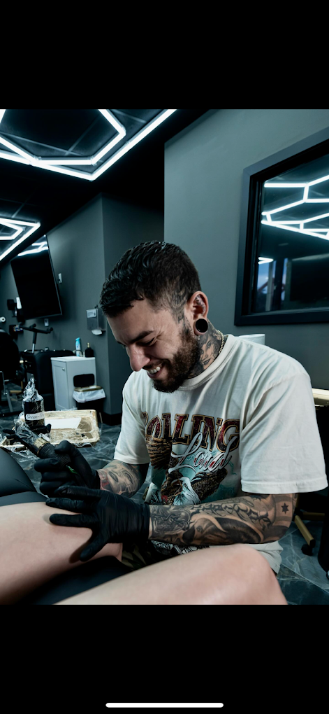 7 Mag Studios Tattoo Shop